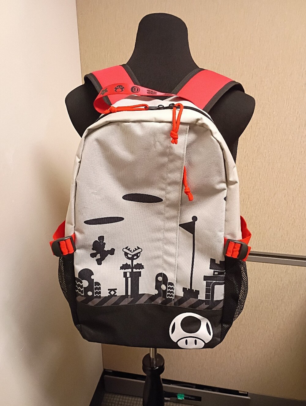 Super Mario Bros. landscape laptop backpack